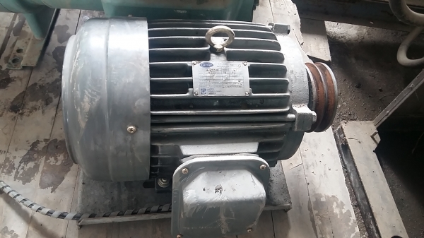ขาย มอเตอร์ 7.5 แรงไฟ 380v สภาพสวยมากค่ะ