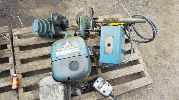 รอกโซ่ไฟฟ้าเยอรมัน DEMAG Germany 1000 kg 4 ทิศทาง โซ่ 6 m ไฟ 380V ตรวจเช็คสภาพเรียบร้อยพร้อมใช้