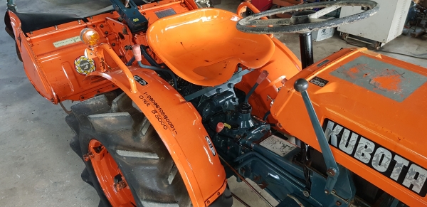 รถพรวนดิน B5000 รถพรวนดิน B5000