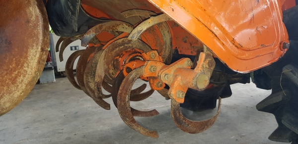 รถพรวนดิน B5000 รถพรวนดิน B5000