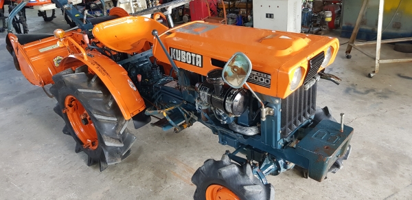 รถพรวนดิน B5000 รถพรวนดิน B5000