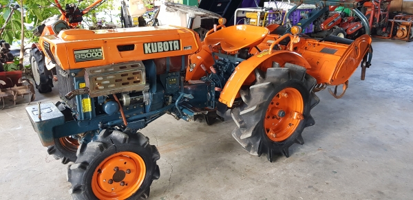 รถพรวนดิน B5000 รถพรวนดิน B5000