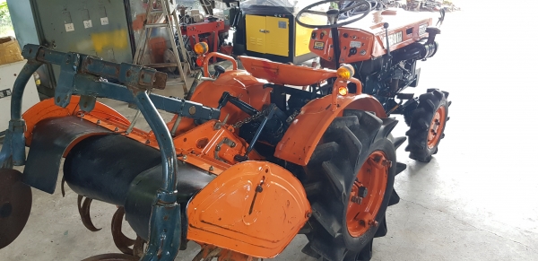 รถพรวนดิน B5000 รถพรวนดิน B5000