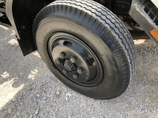 รถอีซูซุ 6 ล้อดั้ม FRR 210 แรงม้า. ปี 57. , ( รถวิ่ง 16x,xxx กม. ) สนใจติดต่อ 081 - 6079515