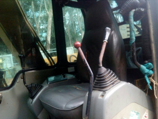 ขายรถแบคโฮ KOMATSU PC60-7 เอกสารอินวอย ราคา 650000 ขายรถแบคโฮ KOMATSU PC60-7 เอกสารอินวอย ราคา 650000