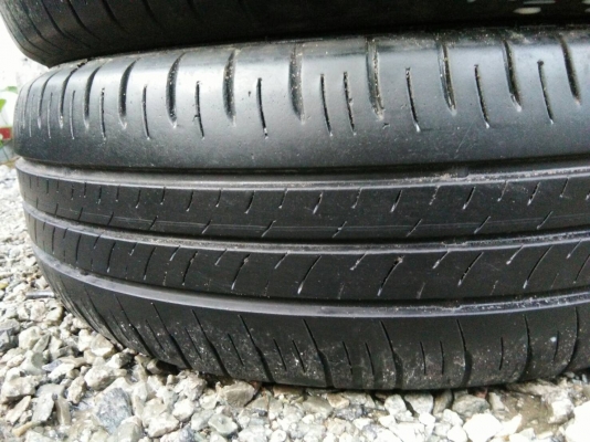 ขายยาง 205/65R16 DUNLOP ปี17 ดอกยางหนาเต็มสดไม่ร้าวไม่แตกลายไม่ปะ 2500 บาท พร้อมใส ถ่วง ฟรี