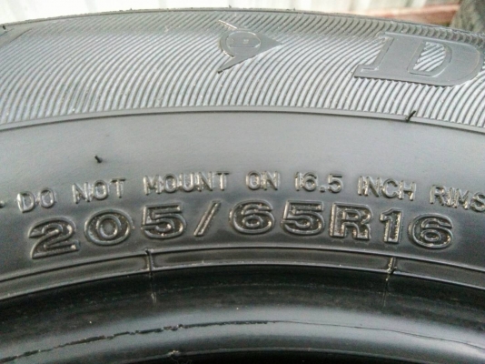 ขายยาง 205/65R16 DUNLOP ปี17 ดอกยางหนาเต็มสดไม่ร้าวไม่แตกลายไม่ปะ 2500 บาท พร้อมใส ถ่วง ฟรี ขายยาง 205/65R16 DUNLOP ปี17 ดอกยางหนาเต็มสดไม่ร้าวไม่แตกลายไม่ปะ 2500 บาท พร้อมใส ถ่วง ฟรี