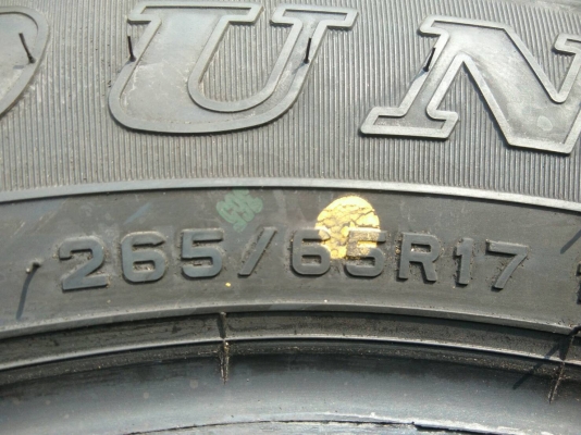ขายยางถอดป้ายแดง 265/65R17 ปี18 ตุ่มยางใหม่เส้นสีอยู่ครบชัดๆ ชุดละ 11900 บาท พร้อมใส่ ถ่วง ฟรี ขายยางถอดป้ายแดง 265/65R17 ปี18 ตุ่มยางใหม่เส้นสีอยู่ครบชัดๆ ชุดละ 11900 บาท พร้อมใส่ ถ่วง ฟรี