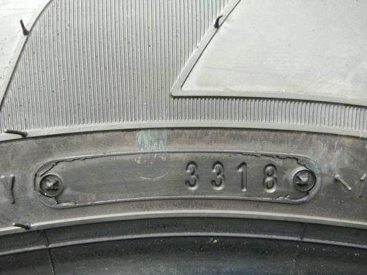 ขายยางถอดป้ายแดง 265/65R17 ปี18 ตุ่มยางใหม่เส้นสีอยู่ครบชัดๆ ชุดละ 11900 บาท พร้อมใส่ ถ่วง ฟรี ขายยางถอดป้ายแดง 265/65R17 ปี18 ตุ่มยางใหม่เส้นสีอยู่ครบชัดๆ ชุดละ 11900 บาท พร้อมใส่ ถ่วง ฟรี