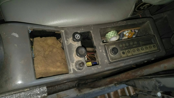 มี VDO ให้ชม.ขายคู่รถบรรทุก 12 ล้อเทรลเลอร์กับรถแบคโฮ KOBELCO SK200-Vsuper เอกสารเล่ม ราคา 1600000