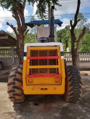 ขายด่วนรถตักล้อยาง komutsu510 สภาพพร้อมใช้งาน กระบอกไม่รั่ว 500,000 บาท