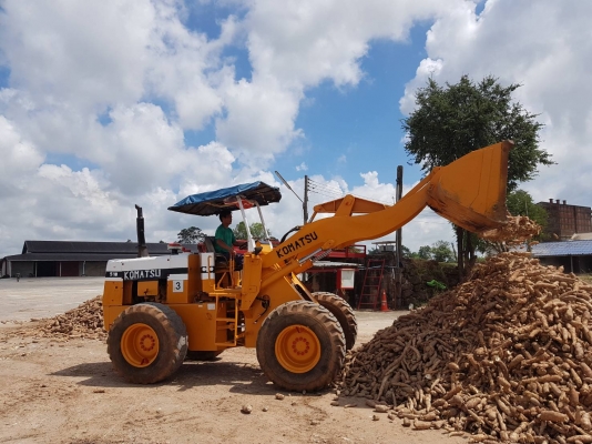 ขายด่วนรถตักล้อยาง komutsu510 สภาพพร้อมใช้งาน กระบอกไม่รั่ว 500,000 บาท