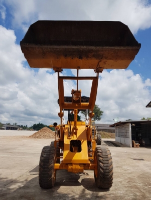 ขายด่วนรถตักล้อยาง komutsu510 สภาพพร้อมใช้งาน กระบอกไม่รั่ว 500,000 บาท