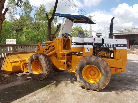 ขายด่วนรถตักล้อยาง komutsu510 สภาพพร้อมใช้งาน กระบอกไม่รั่ว 500,000 บาท