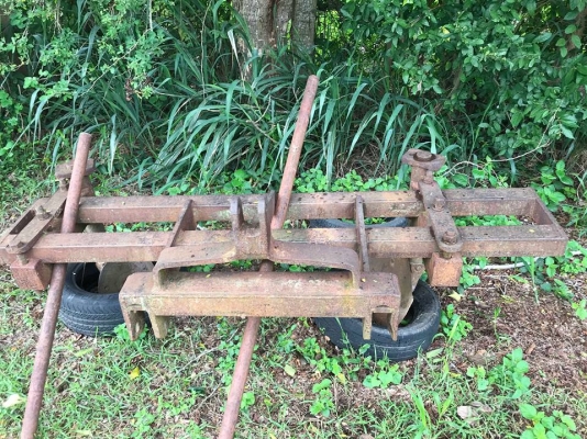 รถไถฟอร์ด เครื่อง 6600 มีอุปกรณ์ให้ 3 อย่าง ดันหน้า ฝาน3 ฝานยกร่อง