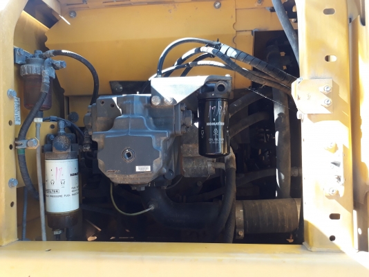 ขายรถแบคโฮ KOMATSU PC200-8MO เอกสารเล่ม ไมล์ 9829 ชม.ราคา 1700000