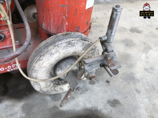 (ปิดการขาย) เครื่องตีเส้นจราจร EZ-LINER รุ่น 583 ผลิตที่สหรัฐอเมริกา เครื่องยนต์ บริกส์ แอนด์ สตราตัน