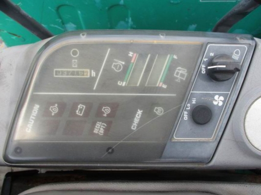 ขายรถแบคโฮ KOMATSU PC35R-8 (มีหัวแย็กปูน พร้อมบุ้งกี๋) ขายรถแบคโฮ KOMATSU PC35R-8 (มีหัวแย็กปูน พร้อมบุ้งกี๋)