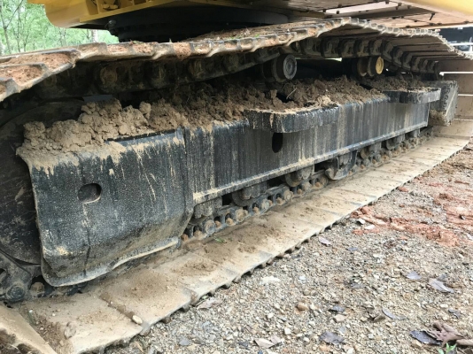 มี VDO ให้ชม.มี 2 คัน KOMATSU PC200-8MO ไมล์ 6161 กับ 7470 ราคา 1950000 กับ 2150000