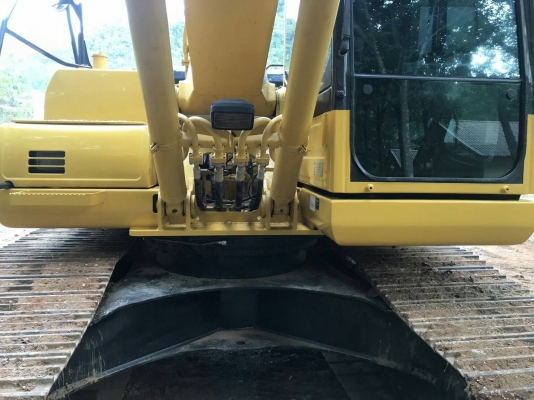 มี VDO ให้ชม.มี 2 คัน KOMATSU PC200-8MO ไมล์ 6161 กับ 7470 ราคา 1950000 กับ 2150000