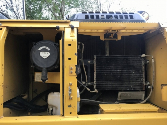 มี VDO ให้ชม.มี 2 คัน KOMATSU PC200-8MO ไมล์ 6161 กับ 7470 ราคา 1950000 กับ 2150000