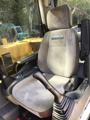 มี VDO ให้ชม.มี 2 คัน KOMATSU PC200-8MO ไมล์ 6161 กับ 7470 ราคา 1950000 กับ 2150000