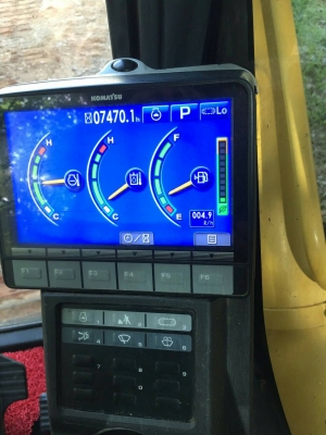 มี VDO ให้ชม.มี 2 คัน KOMATSU PC200-8MO ไมล์ 6161 กับ 7470 ราคา 1950000 กับ 2150000
