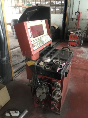 ขายด่วน เครื่อง ถ่วงล้อ corghi สภาพพร้อมใช้งาน ขาย 65000 บาท