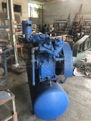 ขายด่วน ปั้มลม 4สูบ ไฟ 3เฟส ของนอก  สภาพใช้งานได้2ตัว ขนาด250ลิตร ขายเหมา2ตัว เพียง 85000 บาท