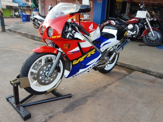 ขายแลกเทิร์นคับ HONDA VFR400 NC30 เดิมๆ เครื่องดี ทะเบียนสวย333 เกียร์โยงแต่ง ราคา 69500 บาท ส่งได้ท ขายแลกเทิร์นคับ HONDA VFR400 NC30 เดิมๆ เครื่องดี ทะเบียนสวย333 เกียร์โยงแต่ง ราคา 69500 บาท ส่งได้ท