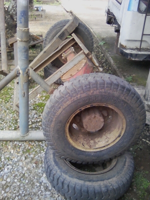 เสื้อเพลาอีซุ6ล้อ+ยางไหม่4เส้น+กระทะ