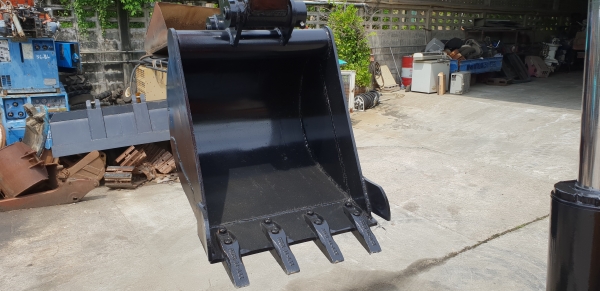 ขายรถขุด HITACHI รุ่น EX40-2-  มือสองญี่ปุ่น แทรกเหล็ก สลัก บูทเอวแน่น 100\% ปั้มนิ้ว คอนโทรลสั้น ทำงานไว คันนี้ มีไลน์สำหรับ ใส่หัวกระแทกได้ สวยพร้อมใช้งาน มือถือ 0818753444