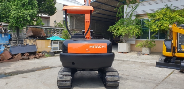 ขายรถขุด HITACHI รุ่น EX40-2-  มือสองญี่ปุ่น แทรกเหล็ก สลัก บูทเอวแน่น 100\% ปั้มนิ้ว คอนโทรลสั้น ทำงานไว คันนี้ มีไลน์สำหรับ ใส่หัวกระแทกได้ สวยพร้อมใช้งาน มือถือ 0818753444