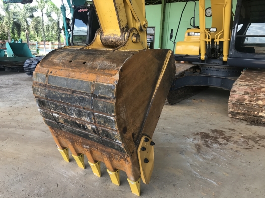 ขาย 200XM รุ่นสุดท้ายสีเหลือง ซีเรียลสูง 5000 ชั่วโมง PM7000  สนใจติดต่อโดยตรง 081-4283210