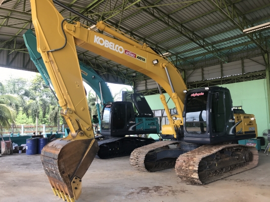 ขาย 200XM รุ่นสุดท้ายสีเหลือง ซีเรียลสูง 5000 ชั่วโมง PM7000  สนใจติดต่อโดยตรง 081-4283210