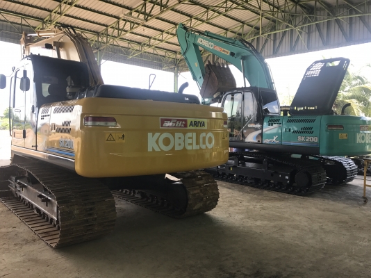 ขาย 200XM รุ่นสุดท้ายสีเหลือง ซีเรียลสูง 5000 ชั่วโมง PM7000  สนใจติดต่อโดยตรง 081-4283210