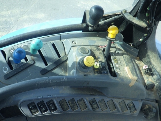 ขายรถไถ ยี่ห้อ FORD รุ่น TS100A ขายรถไถ ยี่ห้อ FORD รุ่น TS100A