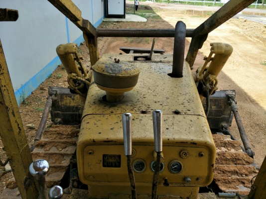 มี VDO ให้ชม.KOMATSU D50A-15 ห้องเลี้ยวแห้ง พร้อมเขาล้มไม้ ราคา 380000