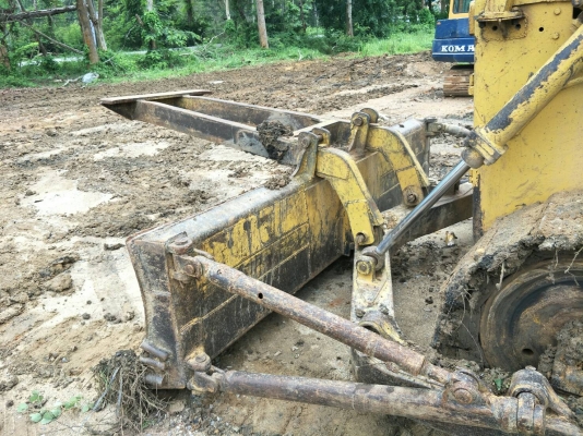 มี VDO ให้ชม.KOMATSU D50A-15 ห้องเลี้ยวแห้ง พร้อมเขาล้มไม้ ราคา 380000