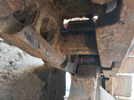 มี VDO ให้ชม.KOMATSU D50A-15 ห้องเลี้ยวแห้ง พร้อมเขาล้มไม้ ราคา 380000
