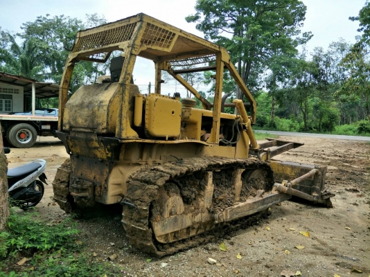 มี VDO ให้ชม.KOMATSU D50A-15 ห้องเลี้ยวแห้ง พร้อมเขาล้มไม้ ราคา 380000