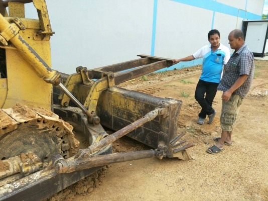มี VDO ให้ชม.KOMATSU D50A-15 ห้องเลี้ยวแห้ง พร้อมเขาล้มไม้ ราคา 380000