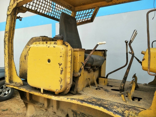 มี VDO ให้ชม.KOMATSU D50A-15 ห้องเลี้ยวแห้ง พร้อมเขาล้มไม้ ราคา 380000