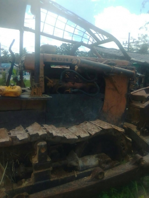 ขายรถแทรคเตอร์ KOMATSU D50A-15 ห้องเลี้ยวน้ำมัน ราคา 250000 ขายรถแทรคเตอร์ KOMATSU D50A-15 ห้องเลี้ยวน้ำมัน ราคา 250000