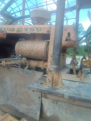 ขายรถแทรคเตอร์ KOMATSU D50A-15 ห้องเลี้ยวน้ำมัน ราคา 250000 ขายรถแทรคเตอร์ KOMATSU D50A-15 ห้องเลี้ยวน้ำมัน ราคา 250000