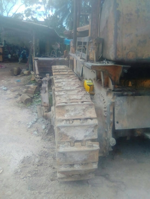 ขายรถแทรคเตอร์ KOMATSU D50A-15 ห้องเลี้ยวน้ำมัน ราคา 250000
