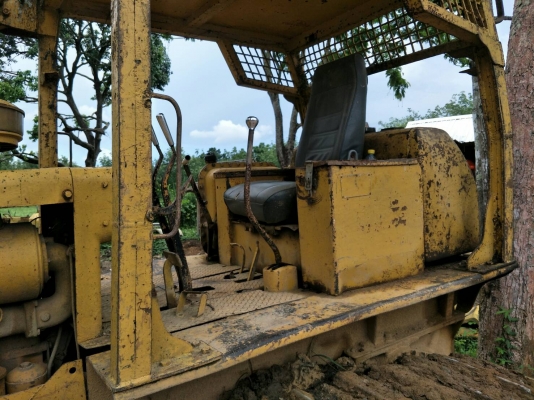 มี VDO ให้ชม.KOMATSU D50A-15 ห้องเลี้ยวแห้ง พร้อมเขาล้มไม้ ราคา 380000