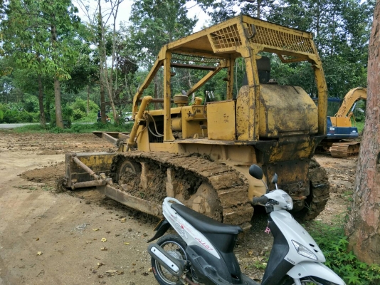 มี VDO ให้ชม.KOMATSU D50A-15 ห้องเลี้ยวแห้ง พร้อมเขาล้มไม้ ราคา 380000