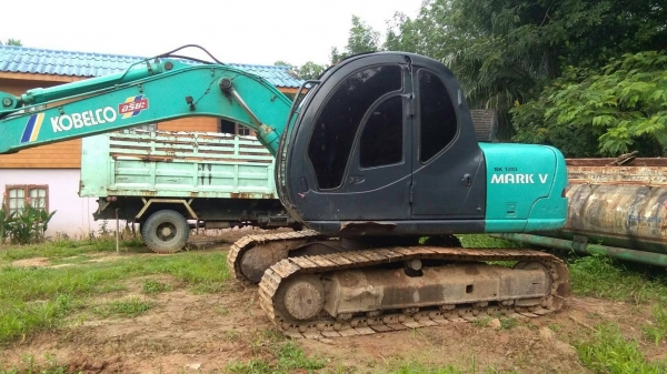 ขายรถแบคโฮ KOBELCO SK100-Vธรรมดา ไม่มีเอกสาร ราคา 600000