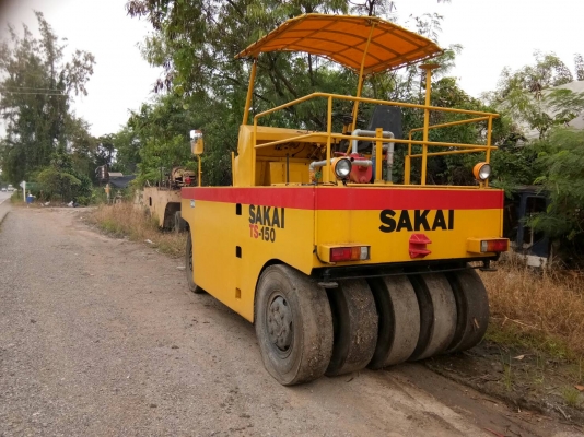 ขายรถบด9ล้อยาง SAKAI .TS510,เดกสารเล่มทะเบียนราคา 680,000